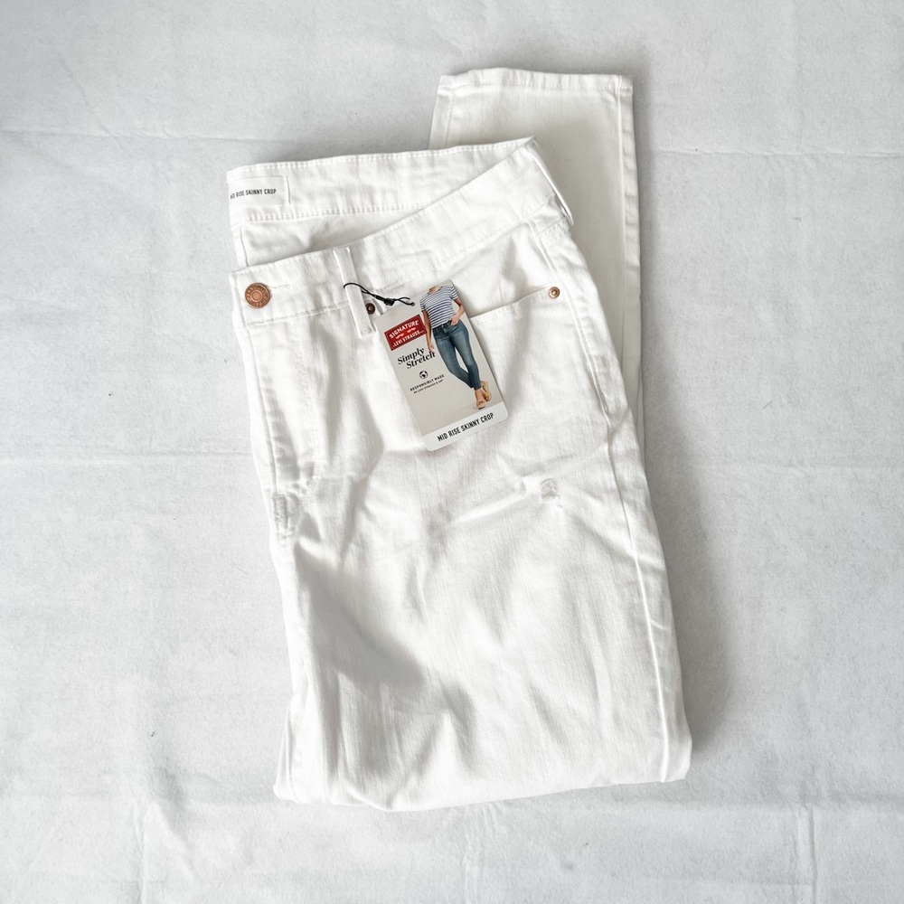 Levi | Mid-Rise Skinny Crop